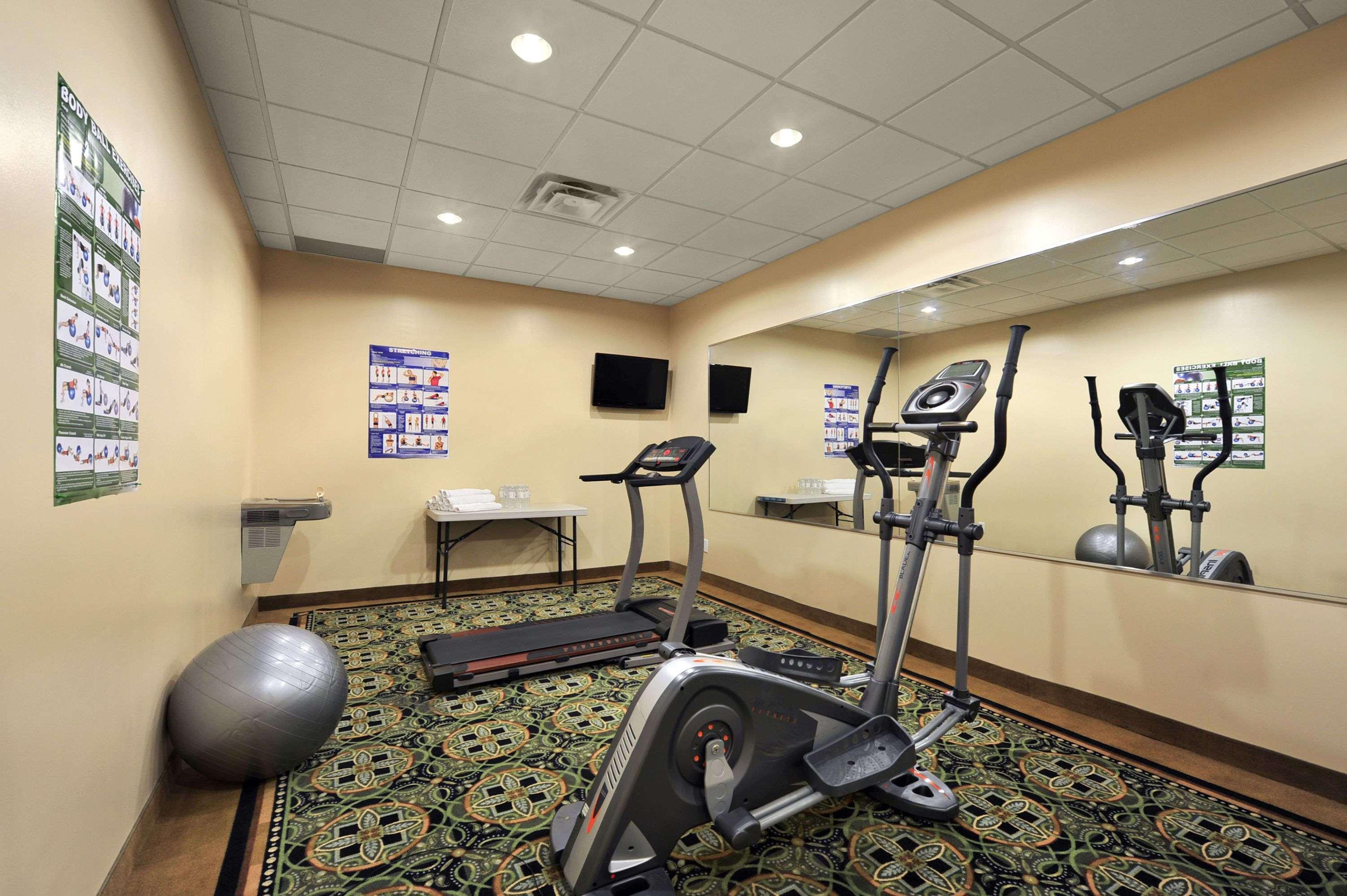 Days Inn By Wyndham Brampton Bagian luar foto