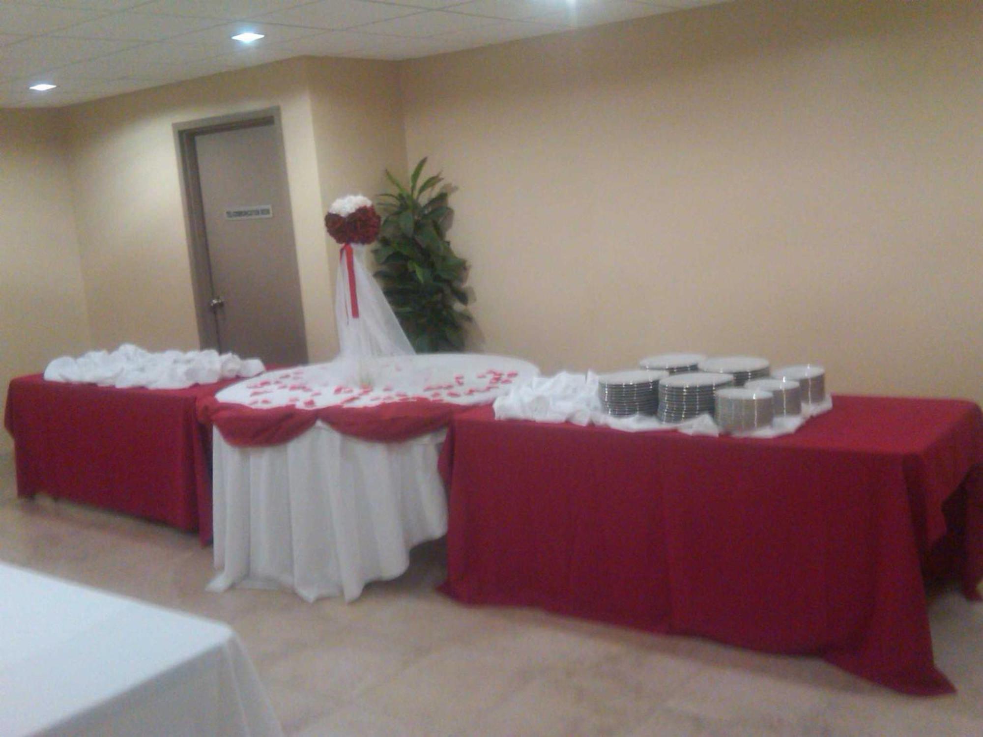 Days Inn By Wyndham Brampton Bagian luar foto