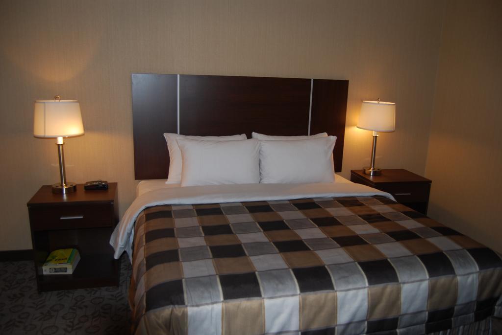 Days Inn By Wyndham Brampton Ruang foto